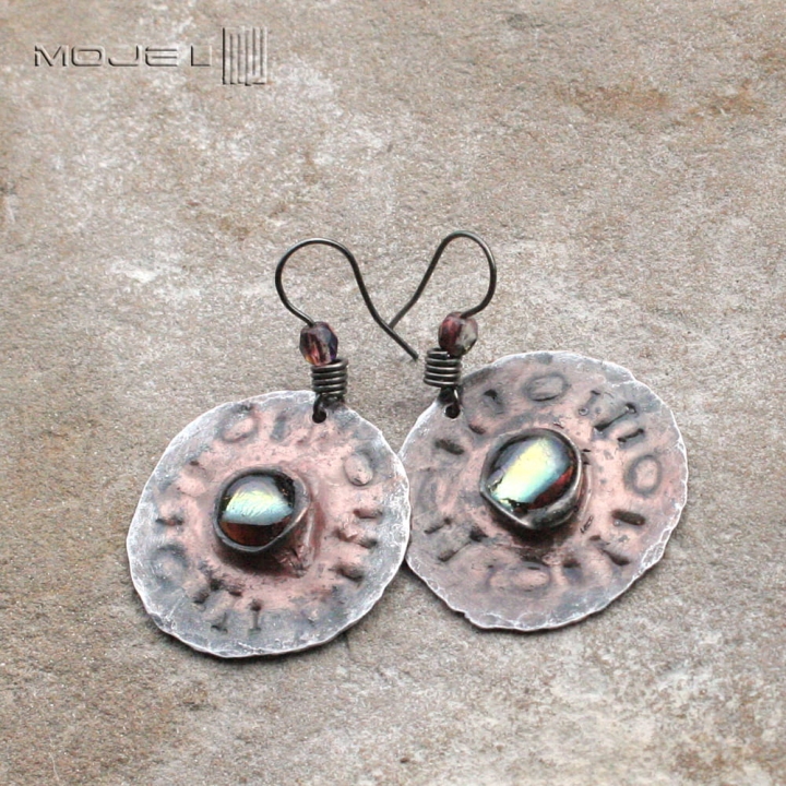 dichrooko-opalizujace-kolczyki-z-miedzi-szklane-oko-szklo-dichroiczne-fusing-wiszace-miedziane-okragle