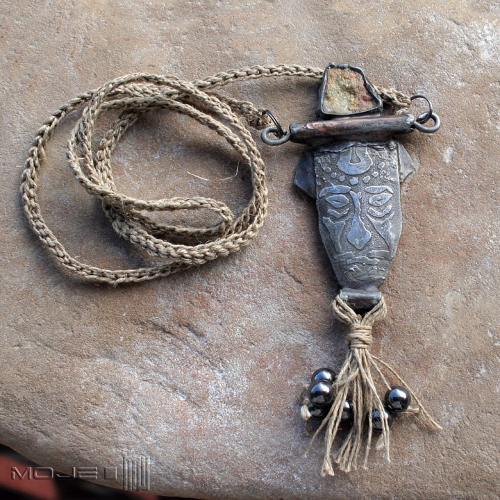 kapelusznik-nieoczywisty-wisior-naszyjnik-kamien-naturalny-twarz-miedziany-hematyt-rustykalny-len-lniany-sznurek