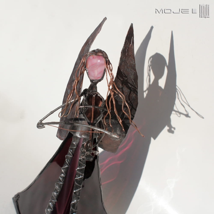 Alam-szklany-stojacy-aniol-witrazowy-ze-szkla-gra-na-skrzypcach-dekor-stojacy-figurka-ozdobna