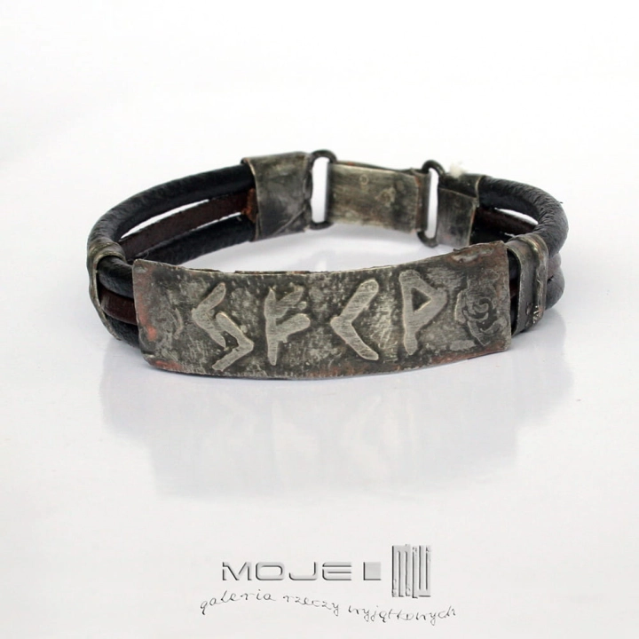sukces-w-biznesie-bransoletka-rustykalna-znaki-runiczne-runy-amulet-skorzane-rzemienie-meska-bizuteria