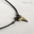 zab-rekina-meska-bizuteria-wisior-dla-mezczyzny-amulet-talizman-skamienialy