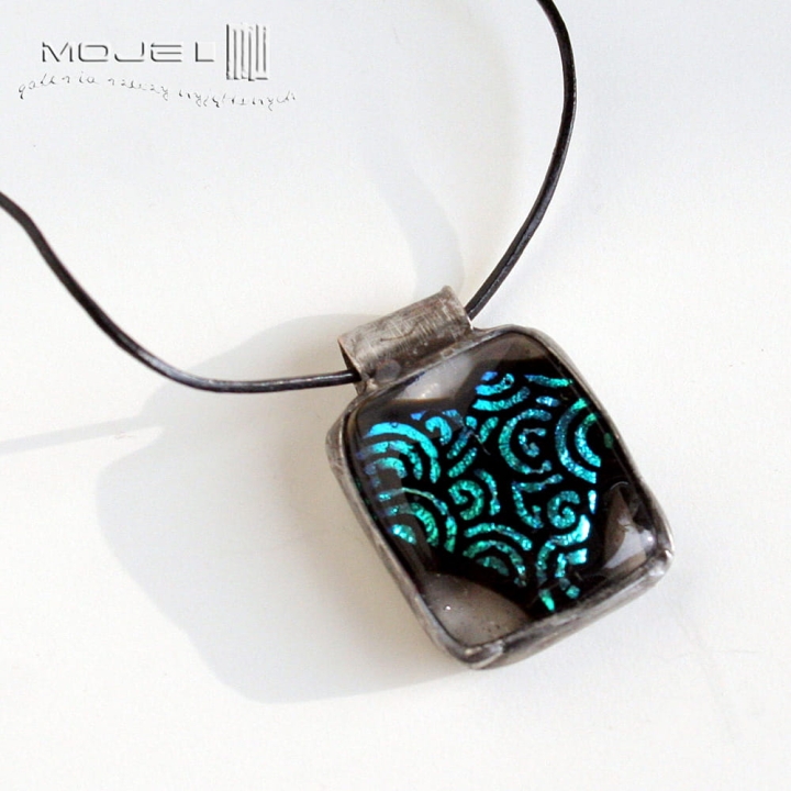 serce-z-kamuflarzem-wisiorek-szklany-ze-szkla-fusing-serce-na-szyje