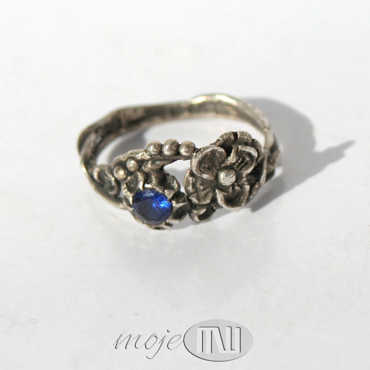 kwiatowy-srebrny-pierscionek-ze-srebra-delikatny-romantyczny-kwiatuszki-cyrkonia