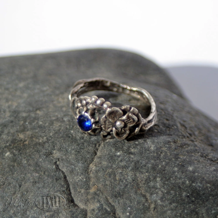 kwiatowy-srebrny-pierscionek-ze-srebra-delikatny-romantyczny-kwiatuszki-cyrkonia