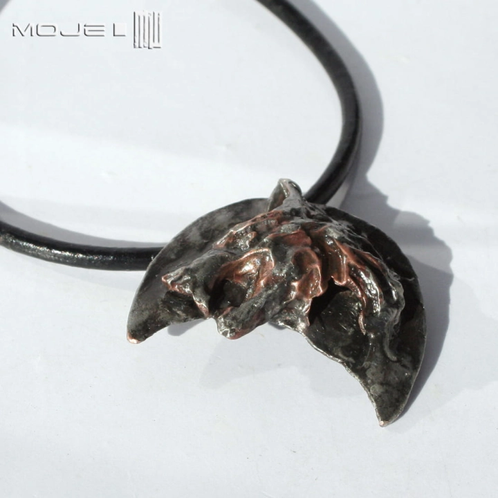 Fenrir-ksiezycowy-wilk-wisior-z-wilkiem-meski-miedziany-z-miedzi-skandynawski-ksiezyc-ksiezycowy