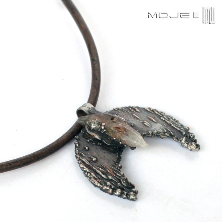 lunula-z-cytrynem-ksiezyc-ksiezycowy-wisior-miedziany-cytryn-surowy-kamien-kobiecy-symbol-amulet-na-rzemieniu