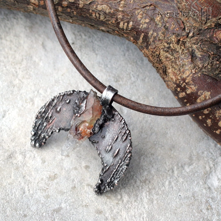 lunula-z-cytrynem-ksiezyc-ksiezycowy-wisior-miedziany-cytryn-surowy-kamien-kobiecy-symbol-amulet-na-rzemieniu