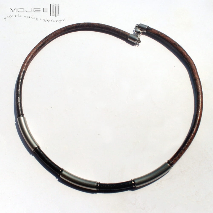 minimalizm-prosty-naszyjnik-z-rzemienia-skorzanego-stal-chirurgiczna