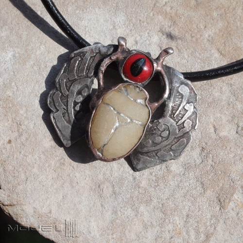 skarabeusz-kamienny-wisior-egipski-zuk-miedziany-kamien