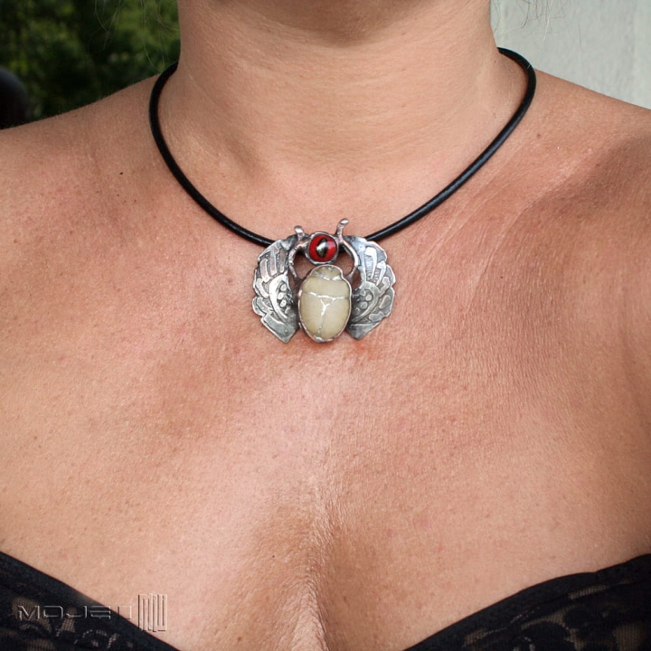 skarabeusz-kamienny-wisior-egipski-zuk-miedziany-kamien