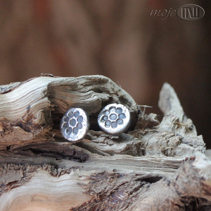 kwiatuszki-srebrnuszki-malutkie-kolczyki-sztyfty-ze-srebra-srebrne