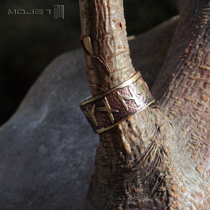 ochrona-od-wszelkiego-zla-obraczka-z-mosiadzu-mosiezna-runy-znaki-runiczne-amulet