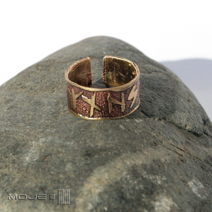 ochrona-od-wszelkiego-zla-obraczka-z-mosiadzu-mosiezna-runy-znaki-runiczne-amulet