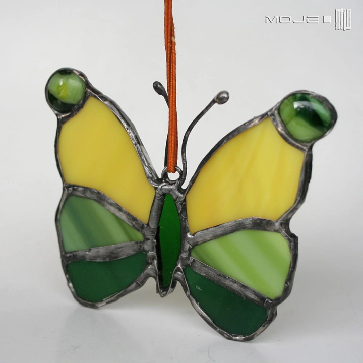 motyl-w-zolci-i-zileleni-dekoracja-ze-szkla-szklany-witrazowy-zawieszka-na-sciane-kolorowy