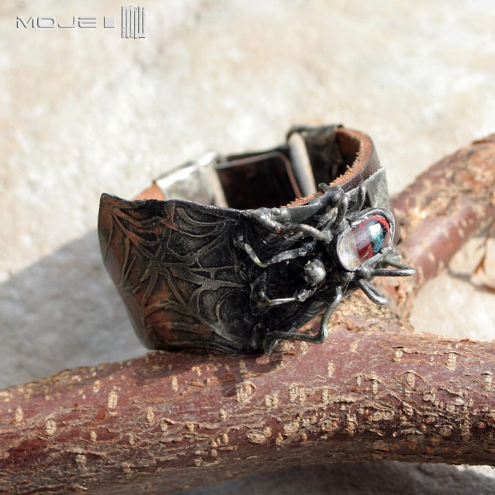 arachne-manela-bransoleta-z-pajakiem-stylizowany-pajak-meska-bizuteria-gotycka-pajeczyna-miedziana-skorzane-rzemienie