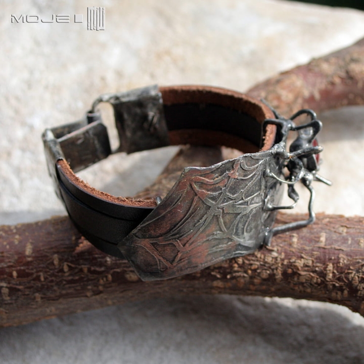 arachne-manela-bransoleta-z-pajakiem-stylizowany-pajak-meska-bizuteria-gotycka-pajeczyna-miedziana-skorzane-rzemienie