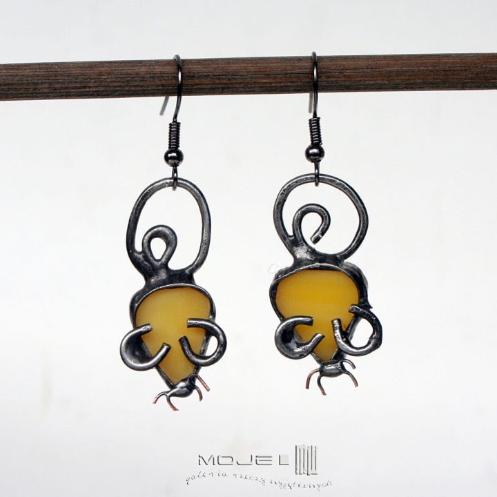 myszki-zolciszki-kolczyki-ze-szkla-myszy-do-uszu-smieszne-oprawione-w-miedz