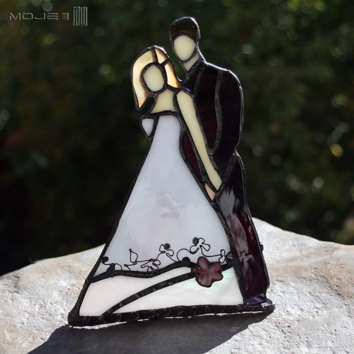 mloda-para-ze-szkla-witrazowego-szklane-figurki-slub-dekor-stojacy-prezent