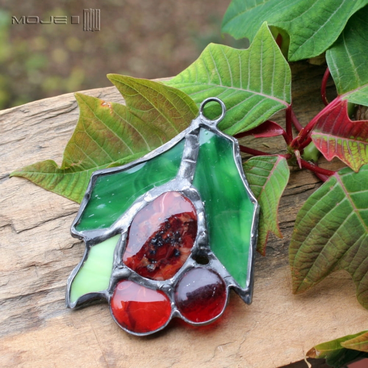 Dekor-swiateczny-zawieszka-szklana-ze-szkla-witrazowe-swieta-boze-narodzenie-ostrokrzew-fusing