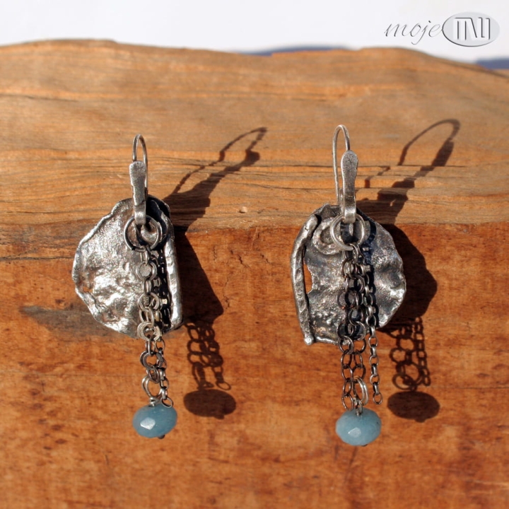 efemeryczny-akwamaryn-wiszace-kolczyki-ze-srebra-rustykalne-nieregularne-z-akwamarynem