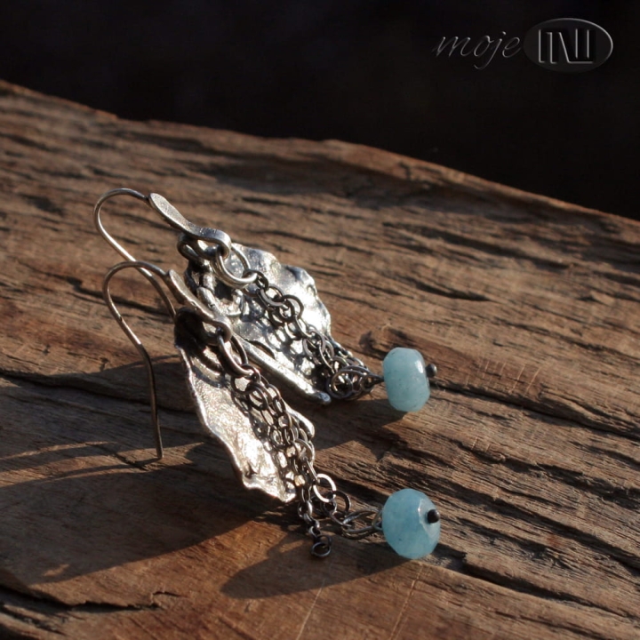 efemeryczny-akwamaryn-wiszace-kolczyki-ze-srebra-rustykalne-nieregularne-z-akwamarynem