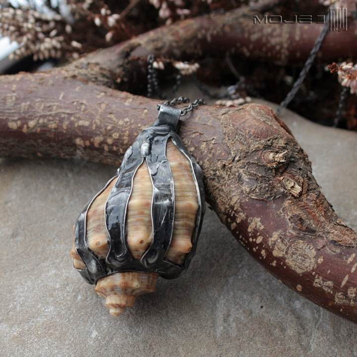 muszla-rustykalna-wisior-z-prawdziwa-morska-muszla-oprawiony-w-miedz-pokryta-cyna