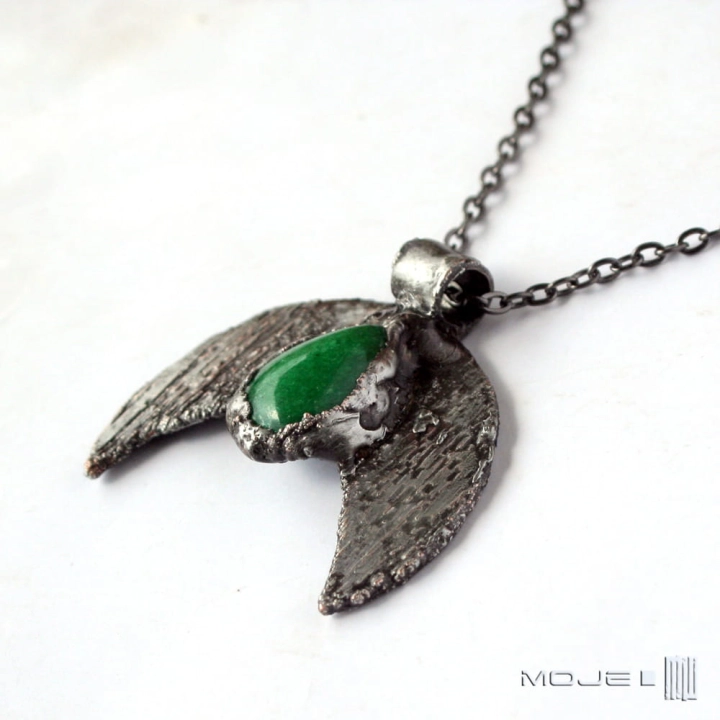 lunula-z-jadeitem-wisior-ksiezycowy-kobiecy-zielony-kamien