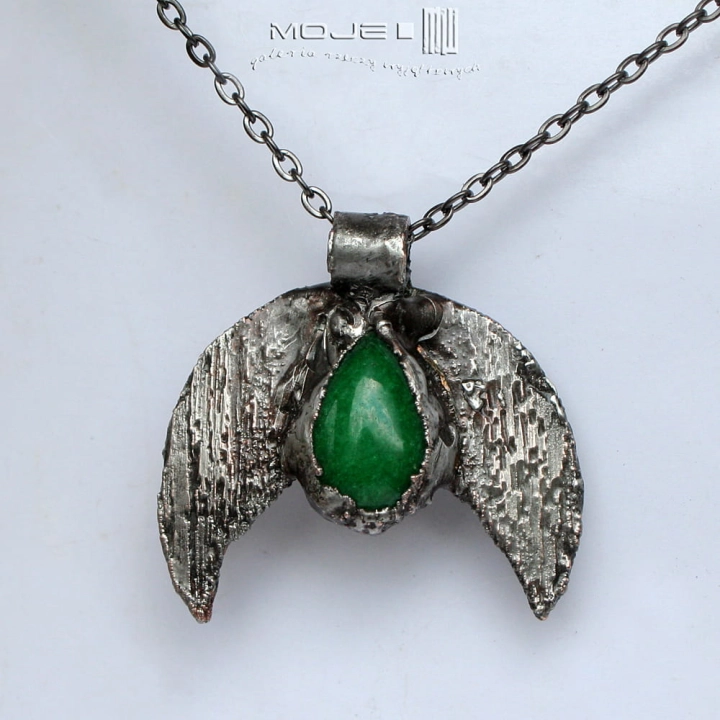 lunula-z-jadeitem-wisior-ksiezycowy-kobiecy-zielony-kamien