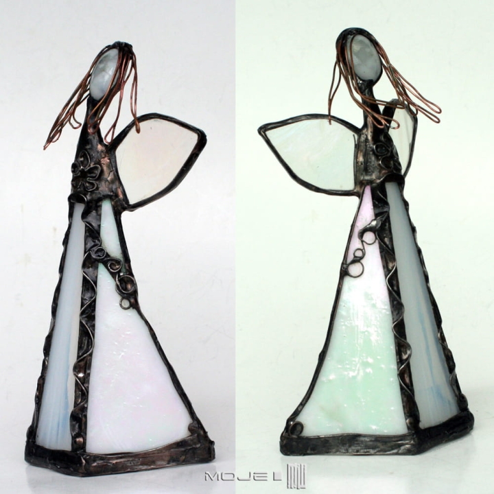 Bialy-aniol-szklany-stojacy-aniolek-figurka-ze-szkla-witrazowy-chrzest-komunia-prezent-pamiatka