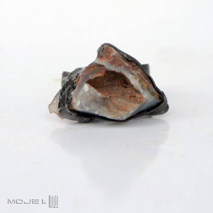 agat-na-ostro-pierscionek-z-surowa-bryla-agatu-kamien-naturalny-miedziana-oprawa-rustykalny-organiczny