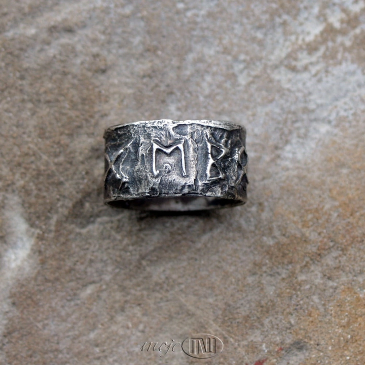 runiczny-amulet-milosci-w-srebrze-obraczka-ze-znakami-runicznymi-srebro-wysokiej-proby-runy-bizuteria-poganska