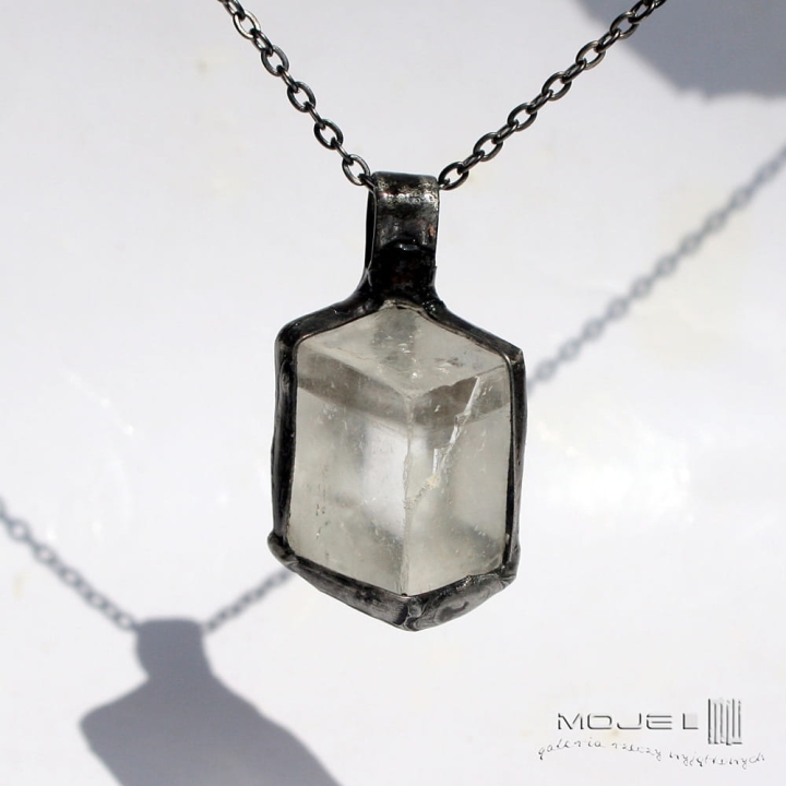 kamien-wikinkgow-kalcyt-szpat-islandzki-wisior-z-surowym-kamieniem