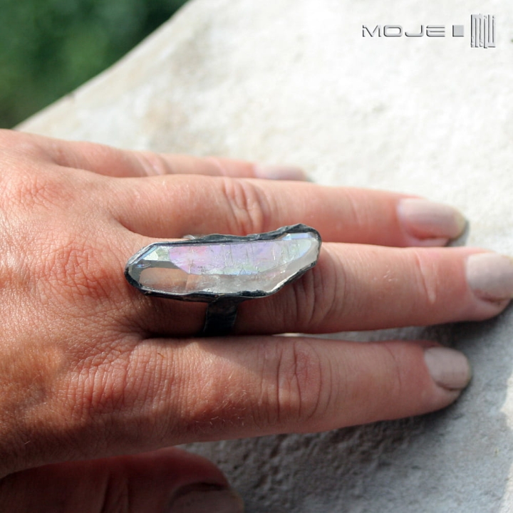 samotny-krysztal-pierscionek-z-surowym-kamieniem-krysztal-gorski-aura-anielska-miedziana-oprawa-surowe-piekno