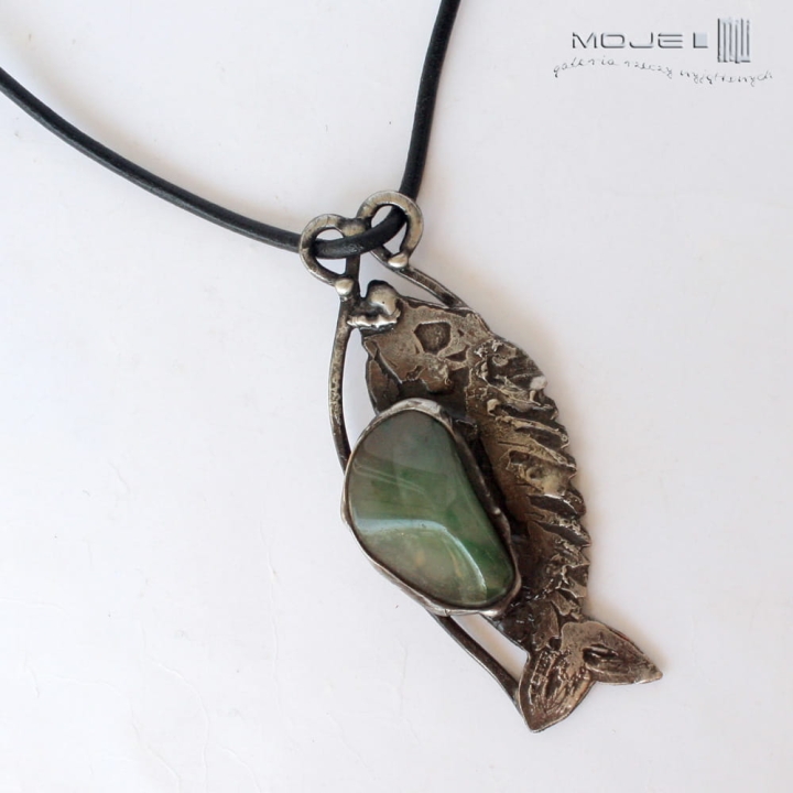 ryba-na-zielono-wisior-zielony-kamyk-ryba-wisior-chalcedon