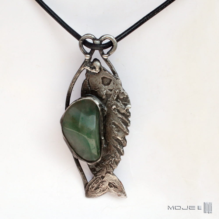 ryba-na-zielono-wisior-zielony-kamyk-ryba-wisior-chalcedon