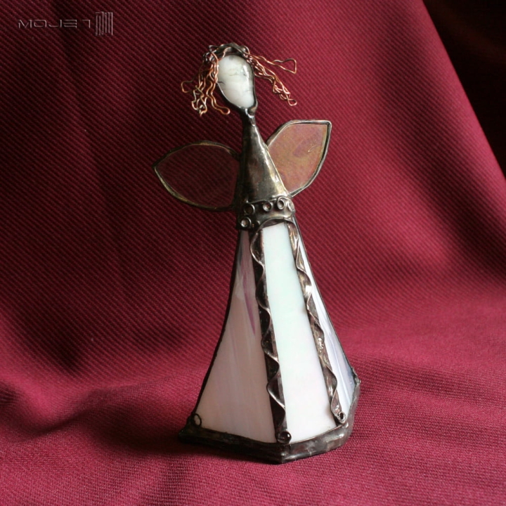 Bialy-aniol-szklany-stojacy-figurka-dekor