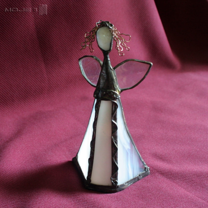 Bialy-aniol-szklany-stojacy-figurka-dekor