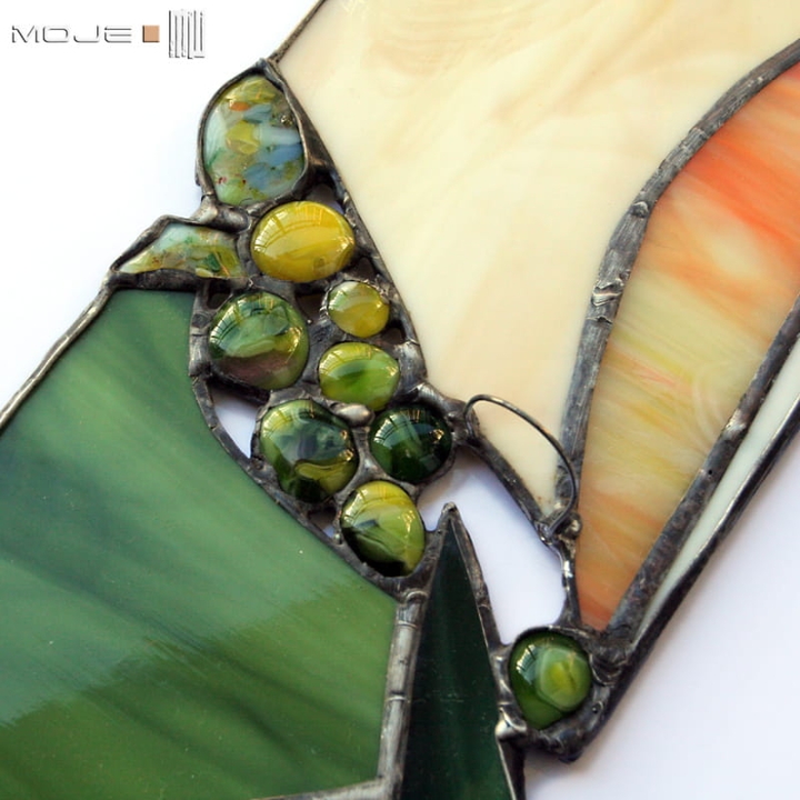 zielony zakątek, wiszący wazonik, witrażowy dekor, zielone szkło, niepowtarzalny prezent