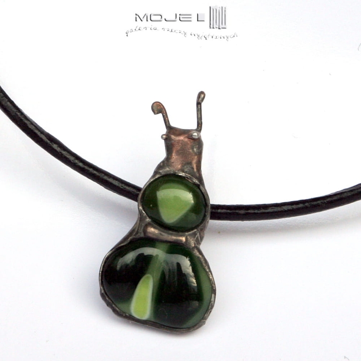 mala-zielona-zuczynka-wisior-fusing-szklany-zuk-zielone-szklo