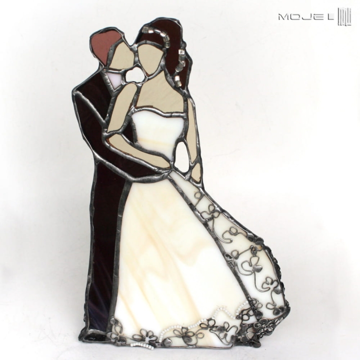 mloda-para-szklane-figurki-witrazowe-dekor-stojacy-prezent-na-slub-rocznice-ozdoba