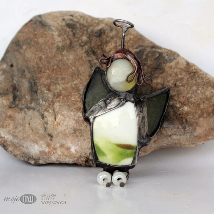 aniolek-porcelanek-wiszacy-dekor-swiateczny-porcelana-szklo-fusing-swieta-zawieszka