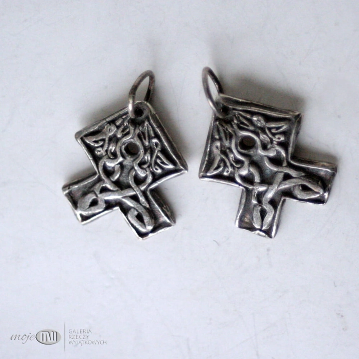 wilcza-othala-wisior-ze-srebra-srebro-wilk-runa-znak-runiczny-amulet-talizman.jpg