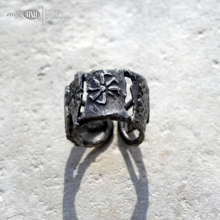 slowianskie-archeo-szeroka-obraczka-meska-symbole-wzorki