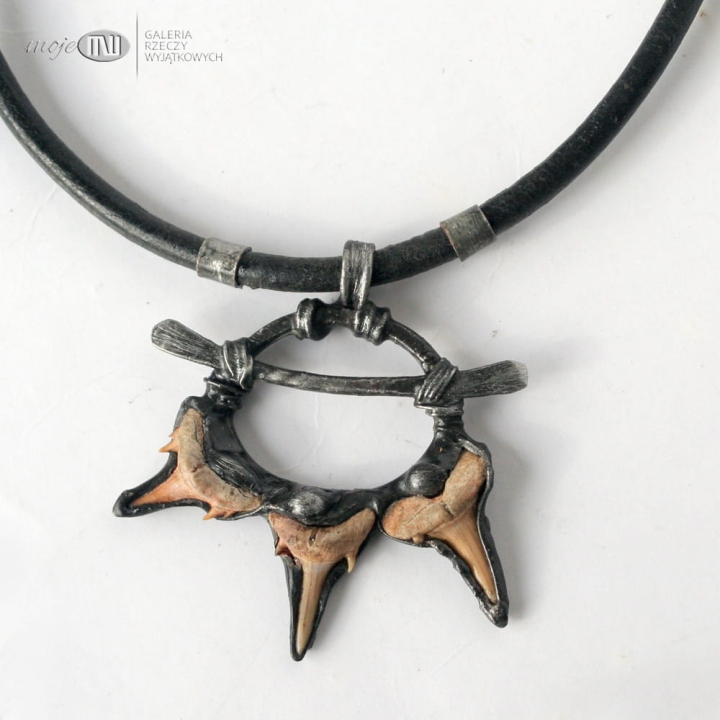 trójzab-rekina-wisior-meski-meska-bizuteria-poganska-zawieszka-etniczna