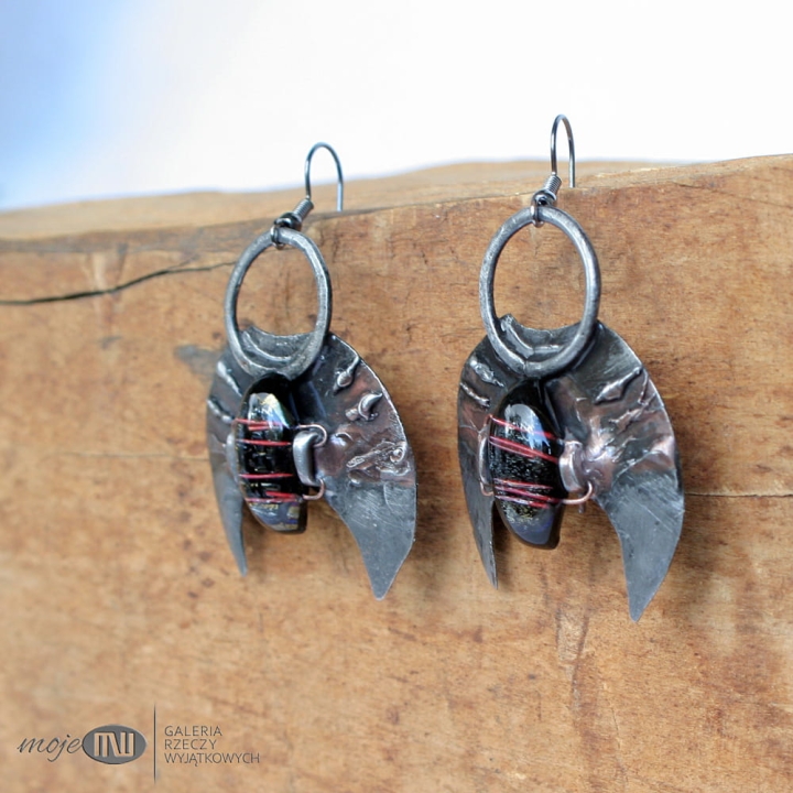 mroczne-lunule-kolczyki-ksiezycowe-miedz-kobiece-wiszace-szlany-kaboszon-fising