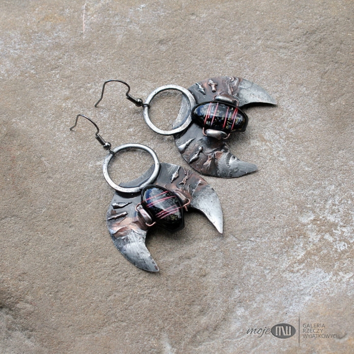 mroczne-lunule-kolczyki-ksiezycowe-miedz-kobiece-wiszace-szlany-kaboszon-fising