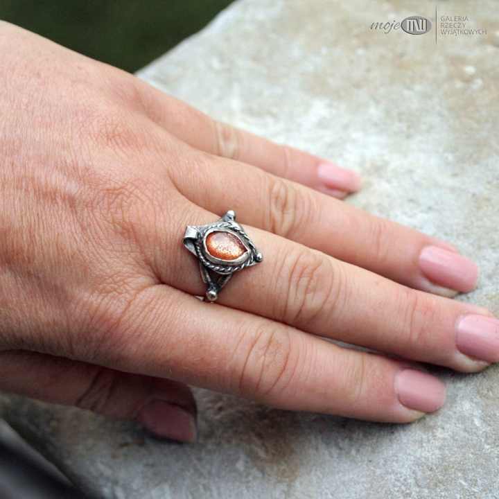 kamien-sloneczny-w-srebrze-pierscionek-srebro-ze-srebra