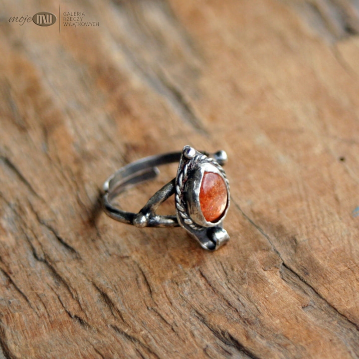 kamien-sloneczny-w-srebrze-pierscionek-srebro-ze-srebra