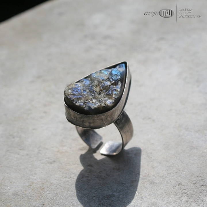 kamienna-labra-lza-w-srebrze-pierscionek-labradoryt-srebro-kamien-surowy
