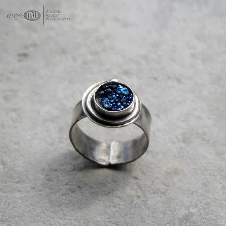 kwarc-tytanowy-w-srebrze-druza-pierscionek-srebro-okragly